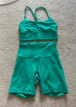 Lululemon green set  thumbnail 1