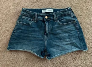 Levi’s women high rise shorts thumbnail 1