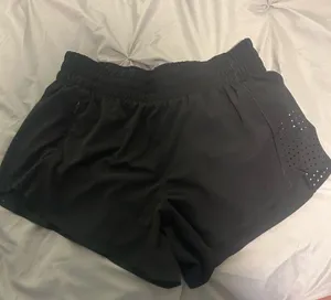 Athleta Hustle 3" Shorts thumbnail 1