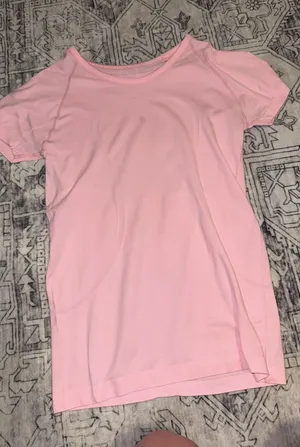 Lululemon size 4 shirt  thumbnail 1