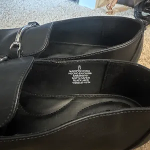 Old navy black loafers  thumbnail 4