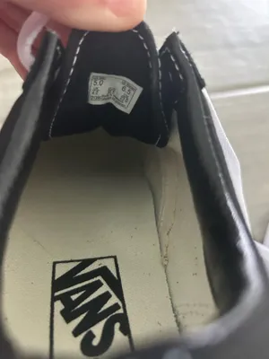 Black and white vans thumbnail 11