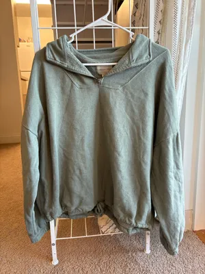 American Eagle Sweatshirt thumbnail 1