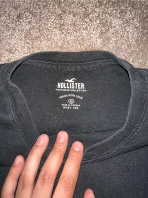 Hollister Black Baby Tee Shirt Size Medium 0529 thumbnail 2