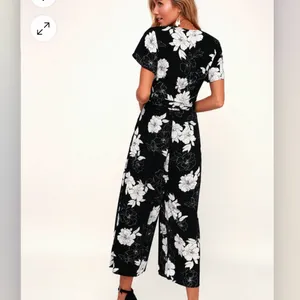 Lulus North Pacific‎ Black White Floral Cropped Wide Leg Pockets Jumpsuit SMALL thumbnail 4