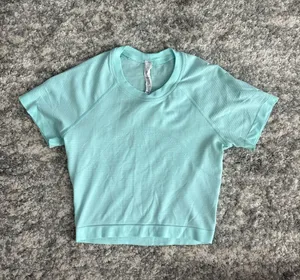 Lululemon race length top cropped  thumbnail 1