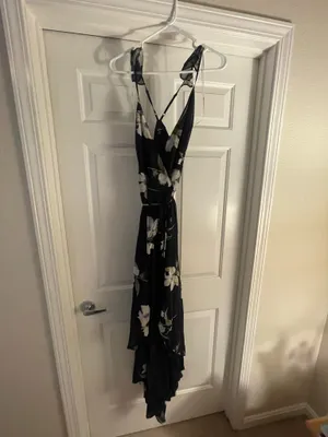 Lulu’s navy floral wrap maxi dress thumbnail 3