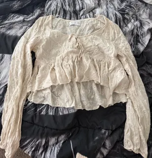 Urban Outfitters Top thumbnail 1