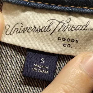 Universal Threads NWT Size Small Baggy 80s Inspired Medium Wash Button Denim Vest thumbnail 4