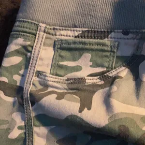 FINAL MARKDOWN No boundaries junior camo look shorts xl thumbnail 3
