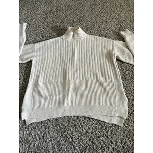 Time and Tru Women's Cream Pull Over Turtleneck Sweater Size Medium‎ thumbnail 2