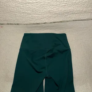 NWOT Reformation Athletic Short Size Small Green‎ Ecomove thumbnail 3