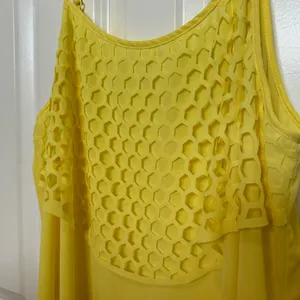 Yellow honeycomb tank top Size M thumbnail 9