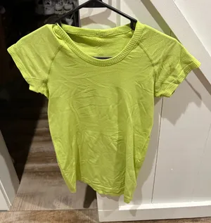 Lululemon Swiftly Tech Short Sleeve Green thumbnail 1