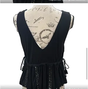 Anthropologie Black Sequin Embellished Top thumbnail 7