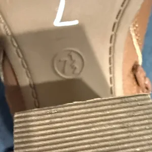 Universal Threads Tan Ankle Boots thumbnail 3