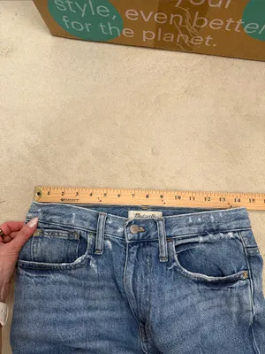 Madewell The Mom Jeans in Foster Wash High Rise Slightly Distressed Size 26 thumbnail 14