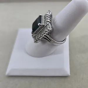 Unbranded Statement Ring Womens Size 8.25 Ballerina Halo Blue Silver Tone EUC thumbnail 2