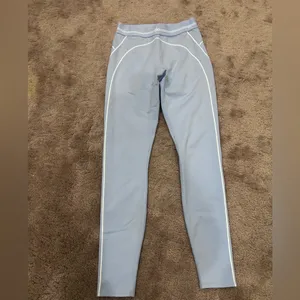 Alo Yoga Seashell Blue Heart throb Airbrush Leggings Medium thumbnail 2