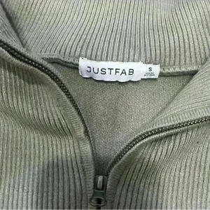 JUSTFAB Half Zip Collared Sweatshirt | Cropped Hoodie Sweater | Green | Size S thumbnail 6