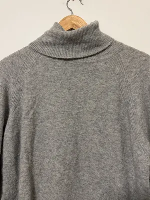 J. Crew Merino Wool Turtleneck Sweater Size Medium Gray Pullover thumbnail 3