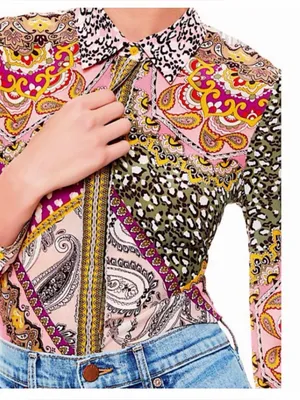 NWT- Alice and Olivia Willa Hidden Placket Silk Top Size S thumbnail 5