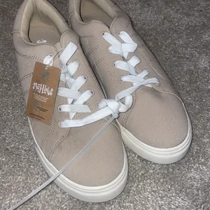 Mad love comfortable walking shoes canvas tan size 9 new thumbnail 7