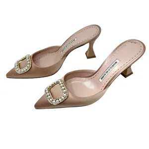 Manolo Blahnik Fabetamu Pearl Crystal Satin Mule Pointed Kitten Heel Pink 38.5 thumbnail 4
