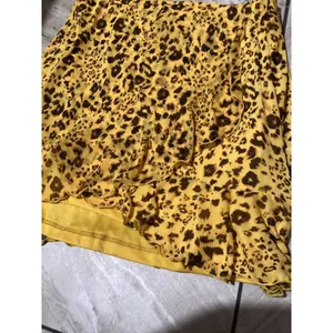 Lulu’s Golden Yellow Leopard Print Ruffled Mini Skirt S thumbnail 4