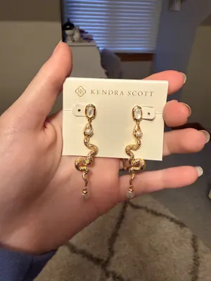 Kendra Scott Snake pearl earings thumbnail 3