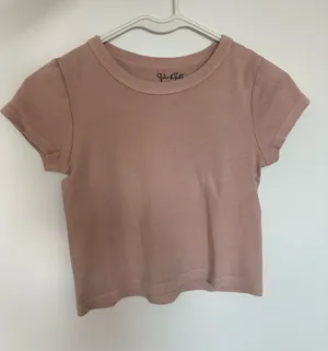 Brandy Melville/John Galt Pink Cropped Baby Tee thumbnail 1