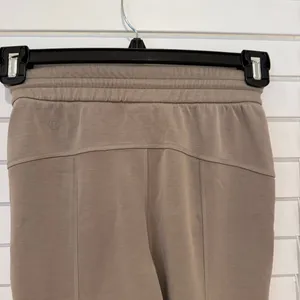 Lululemon Softstreme High Rise Pants Sz 0 Straight Leg Warm Ash Grey W5EGTS thumbnail 11
