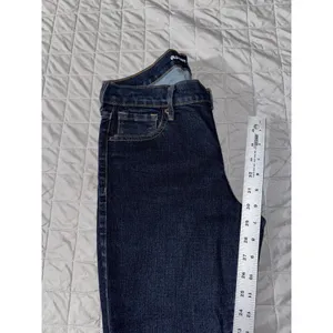 Old Navy Women's‎ Dark Wash Mid Rise Blue Denim Size 6 NWT thumbnail 9