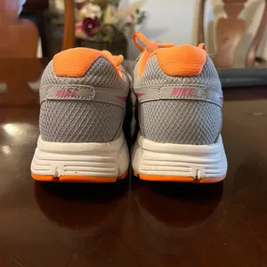 Nike Revolution 2 Athletic Running Shoes Size 9.5 thumbnail 6