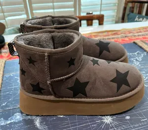 Steve Madden “Chels” Charcoal Star Suede Platform Boots – Size 8 thumbnail 1