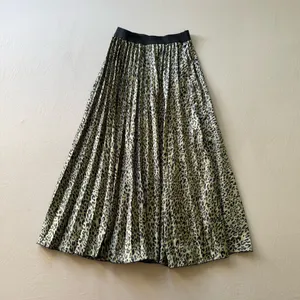 Zara Cheetah Print Pleated Midi Skirt thumbnail 2