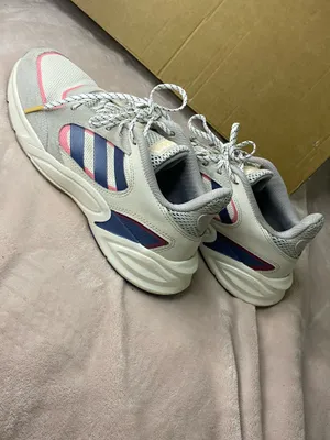 Adidas Women Running Shoes Size 8 thumbnail 4