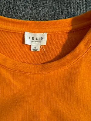 Le lis Game Day tshirt thumbnail 2