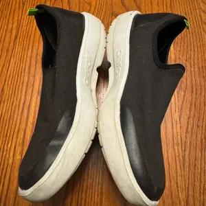 OOFOS OOmg zzZee Low Recovery US 9 40 Women’s Casual Slip On Sneaker Black thumbnail 1