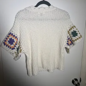 Universal Threads Ivory Crocheted S/S Sweater Colorblock Granny Square Sleeves L thumbnail 6