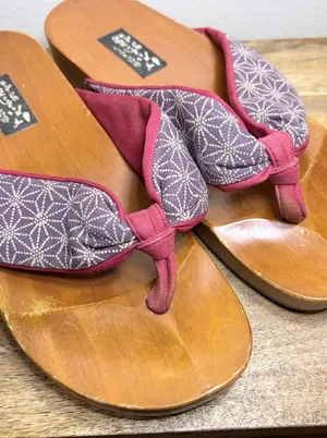 Vintage Japanese Geta Wooden Platform Sandals Purple Asanoha 7 thumbnail 1