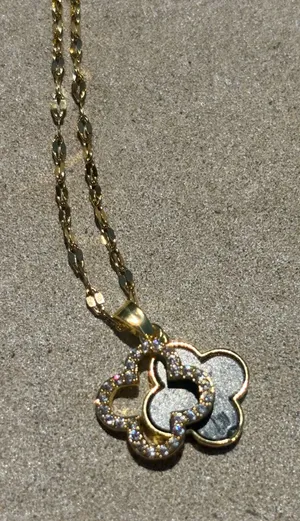 Clover necklace Gold thumbnail 1