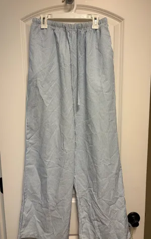 Wide leg blue and white stripe pants with drawstring Size M thumbnail 1