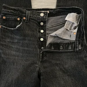 Levi’s Ribcage Straight Ankle Sz 27 thumbnail 6