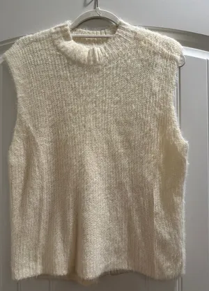 Old Navy Cream Sleeveless Crewneck Sweater Vest thumbnail 1