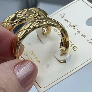 NWT 14K GP “ gold plated Do everything in Love “ quilt hoops thumbnail 7