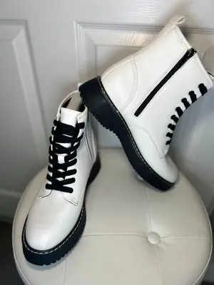 Madden Girl Kurrt Combat Boots 7.5M White Platform Lug Sole Lace Up Side Zip NEW thumbnail 1