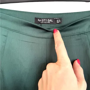 NEW Nasty Gal High Waist Green Satin Wide Leg Pants NWT Size 6 thumbnail 4