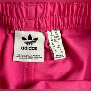 Adidas 2 In 1 Women's Pink Shorts‎ Relaxed Fit Size XS Active Sports Running thumbnail 5