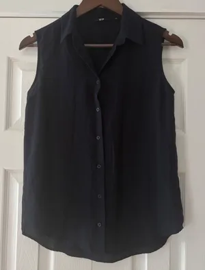 Uniqlo‎ Womens Navy Blue Sleeveless Button Down Rayon Blend Shirt XS thumbnail 1